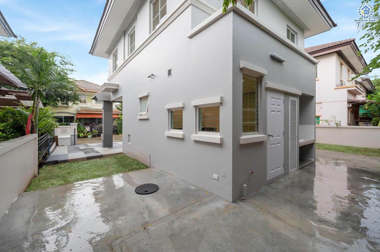 บ้านมือสองตกแต่งใหม่ โครงการ นันทวัน พระราม5 ตกแต่งหรูหรา หลังใหญ่กว่า 62 ตร.ว. ฟังก์ชันจัดเต็ม 3 ห้องนอน 2 ห้องน้ำ จอดรถได้ 2 คัน รองรับทุกความสุข ทำเลเดินทางสะดวก ใกล้ทางด่วน "กาญจนาภิเษก" และรถไฟฟ้า "สถานีบางรักใหญ่"...